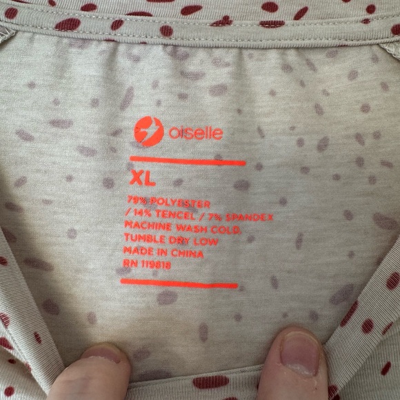 Oiselle Beige and Red Speckled Top - Picture 4 of 4